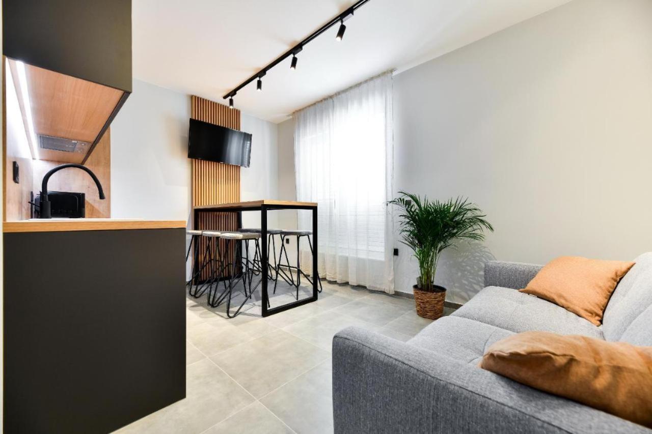 Maris Accommodation By Belmont Realty Задар Екстериор снимка