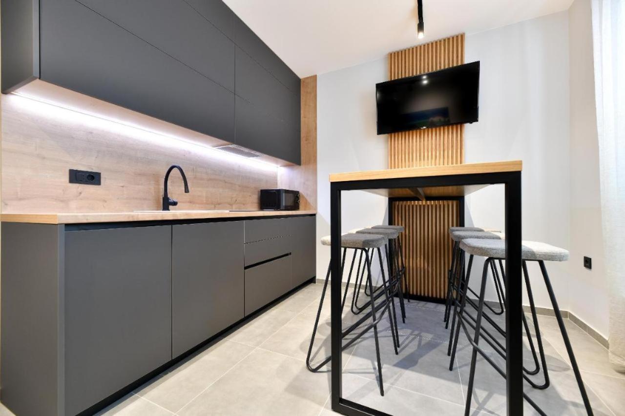 Maris Accommodation By Belmont Realty Задар Екстериор снимка